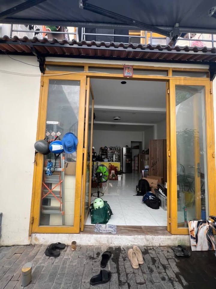 Nhà 2 tầng Trần Thanh Mại 102m² giá 4.4 tỷ - Vị trí đẹp, thoáng mát!