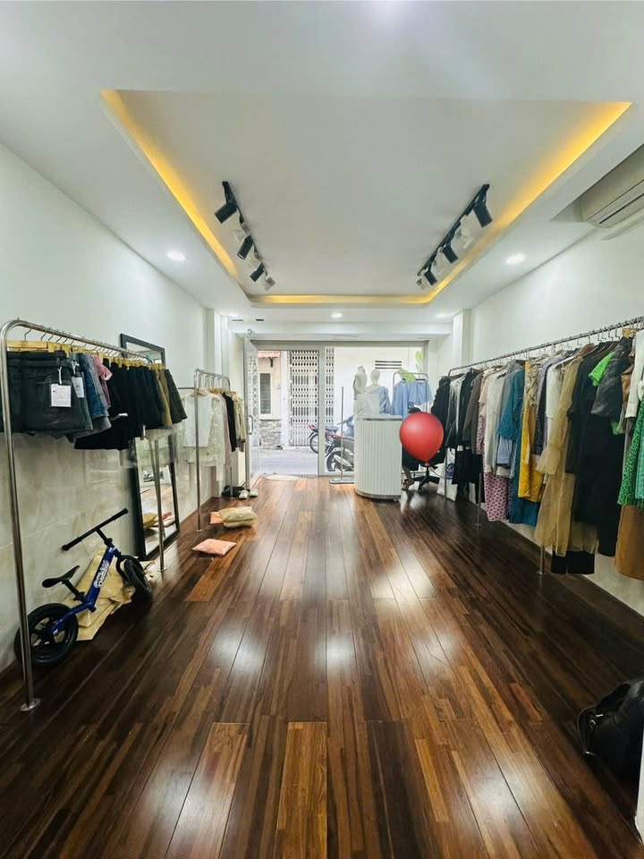 Nhà riêng Hẻm 5m Hà Đô, Quận 10 - 32m² giá 9.1 tỷ - Ô tô vào tận nhà!