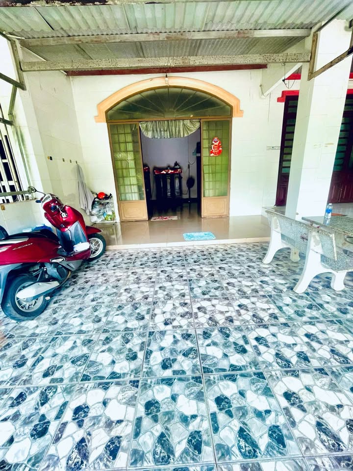 Nhà mặt tiền đường Đào Thị Phấn, Nhơn Trạch 230m² giá 1.6 tỷ - Sổ hồng chính chủ!