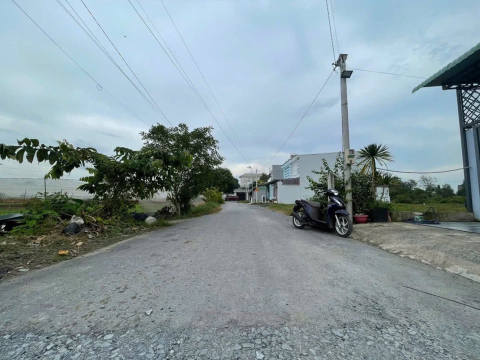 Đất thổ cư 120m² tại Xóm Đồng, Củ Chi - Giá chỉ 2.6 tỷ, xây dựng ngay!