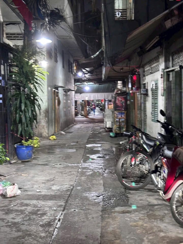 Nhà hẻm Lý Nam Đế, Q11, diện tích 27m² giá 5.4 tỷ - Hướng Nam, hoàn công đủ!