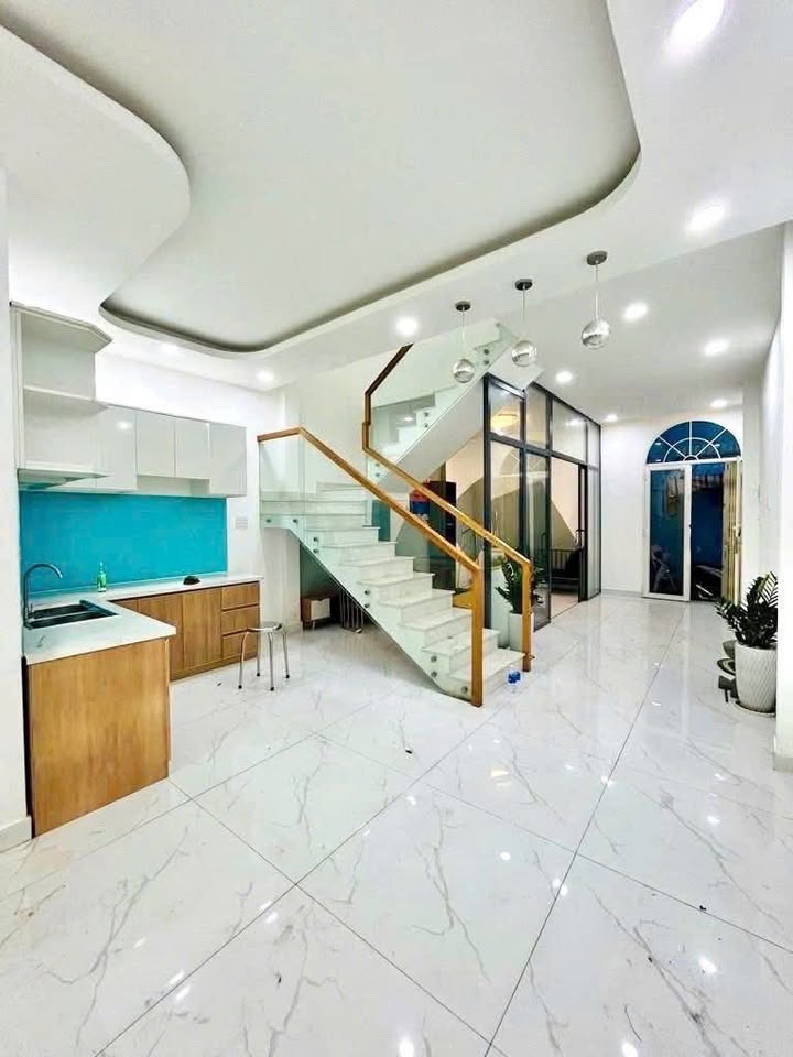 Nhà riêng 2 tầng quận 7, 45m² giá 5.5 tỷ - Sẵn sàng vào ở ngay!