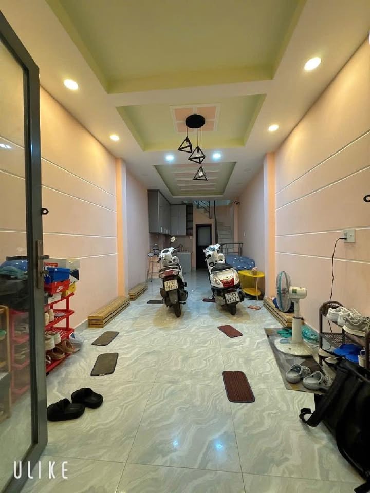 Căn hộ dịch vụ 5 tầng Lý Thái Tổ, Q10 33m² giá 7.7 tỷ - Dòng tiền ổn định!