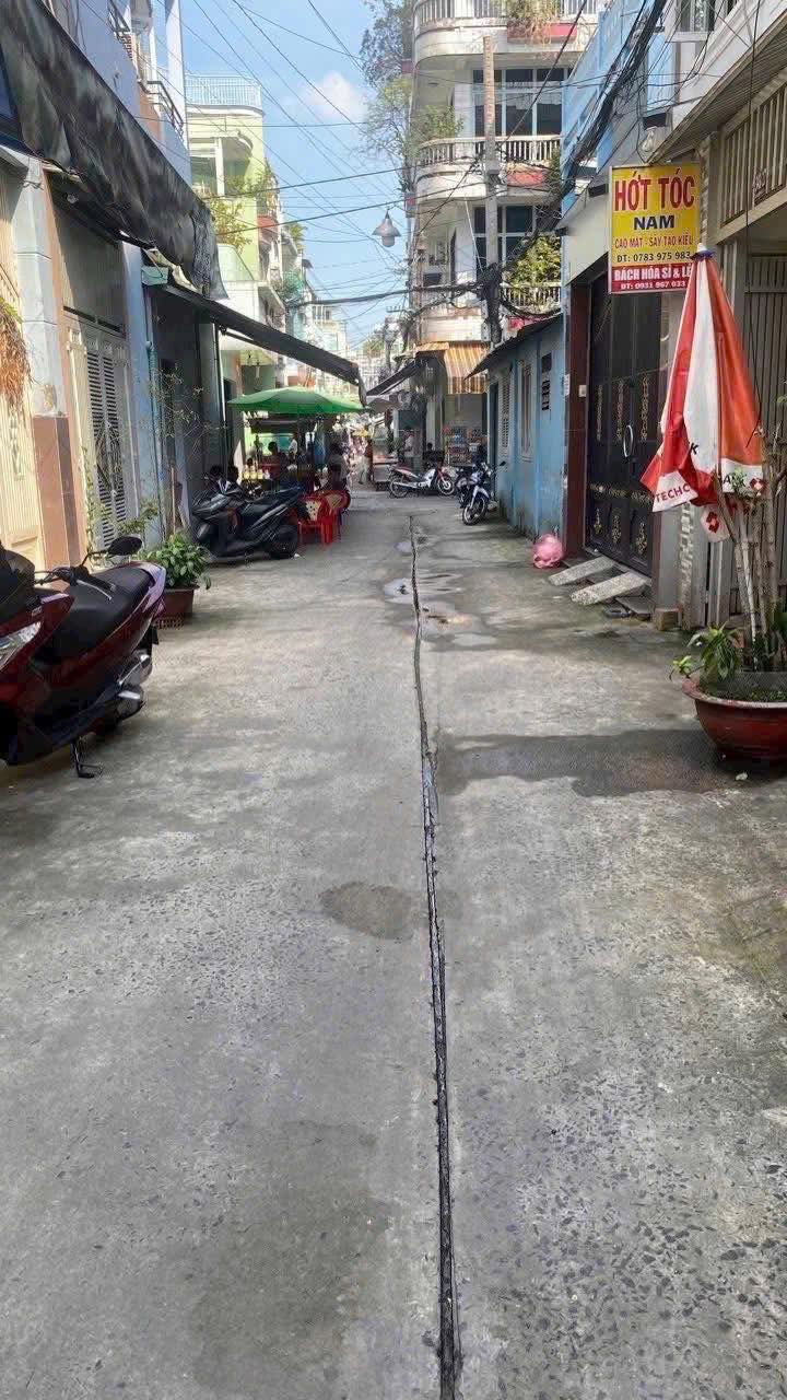 Nhà hẻm xe hơi Hàn Hải Nguyên Q11 42m² giá 7 tỷ - Mặt tiền gần kề!