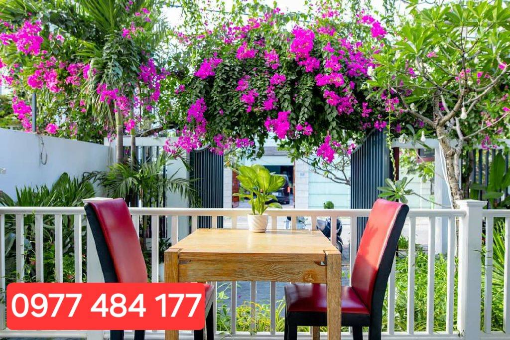 Biệt thự 4 tầng Đà Nẵng, 300m² giá 40 tỷ - Cách biển Mỹ Khê chỉ 400m!