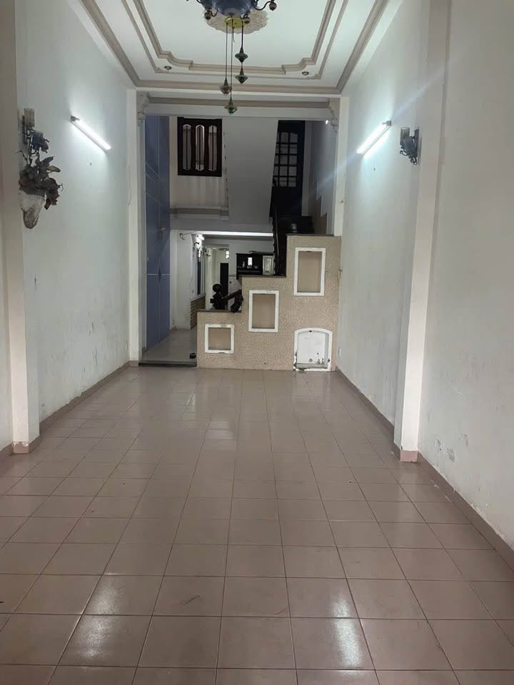 Nhà 3 tầng mặt tiền Trường Chinh, Thanh Khê 122m² giá 4 tỷ - Kinh doanh sầm uất!