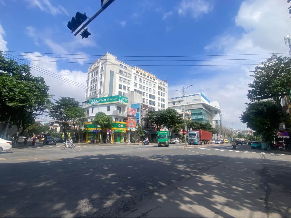 Bán gấp FrontHouse mặt tiền Cách Mạng Tháng 8, Đà Nẵng - Diện tích 160m², giá 15 tỷ - Đầu tư sinh lời ngay!