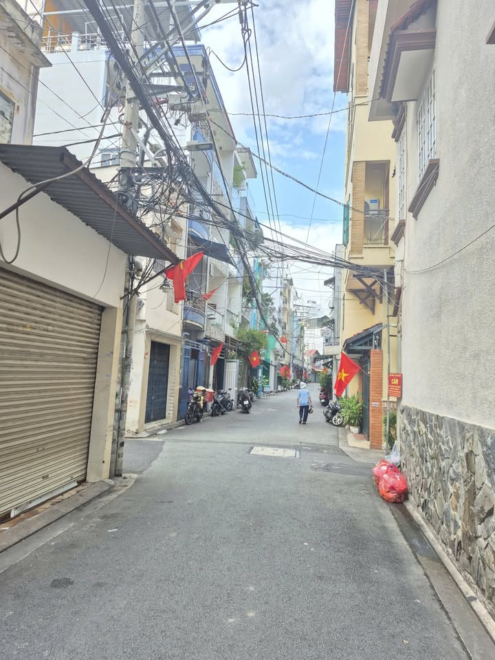 Nhà phố Huỳnh Văn Bánh, Phú Nhuận 146m² - Hẻm xe hơi, khu an ninh!