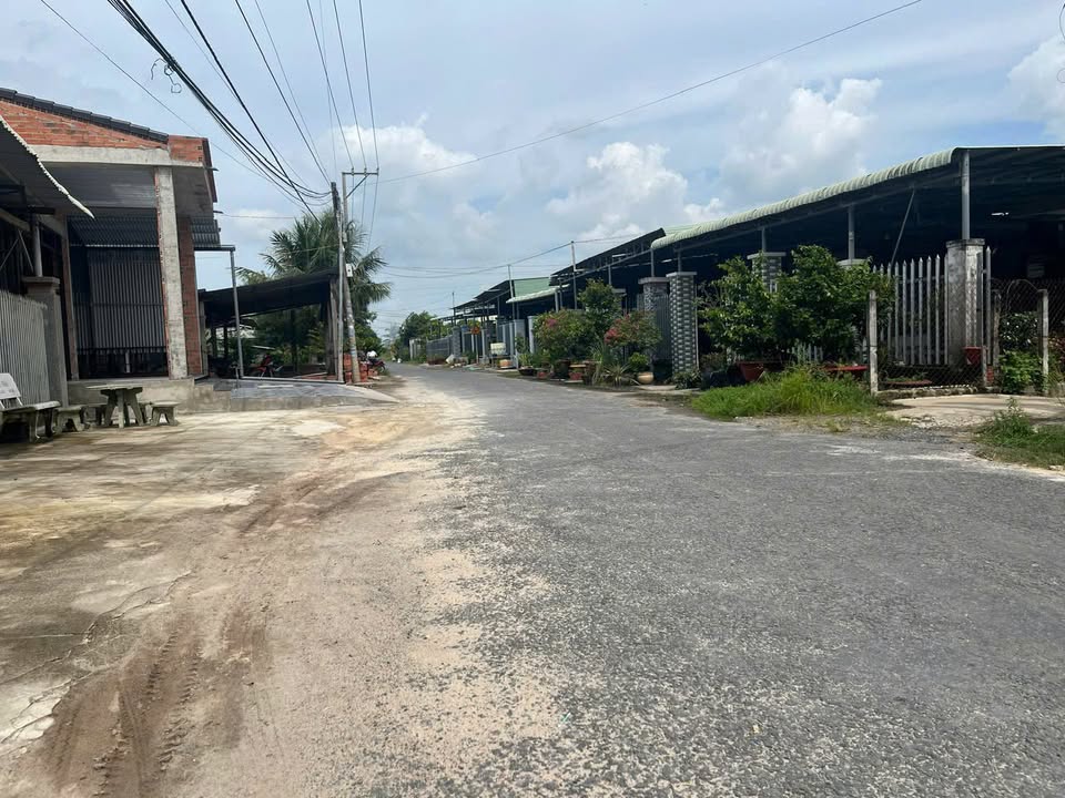 Đất Mặt Tiền Nhựa Thạnh Tân 400m² Giá 550 triệu - Cơ hội vàng để đầu tư!