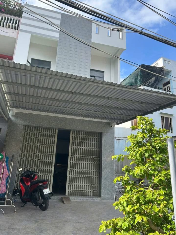 Nhà 2 mê đường Duy Tân, Tuy Hòa 59m² giá 2.7 tỷ - Nhà mới xây, thoáng mát!