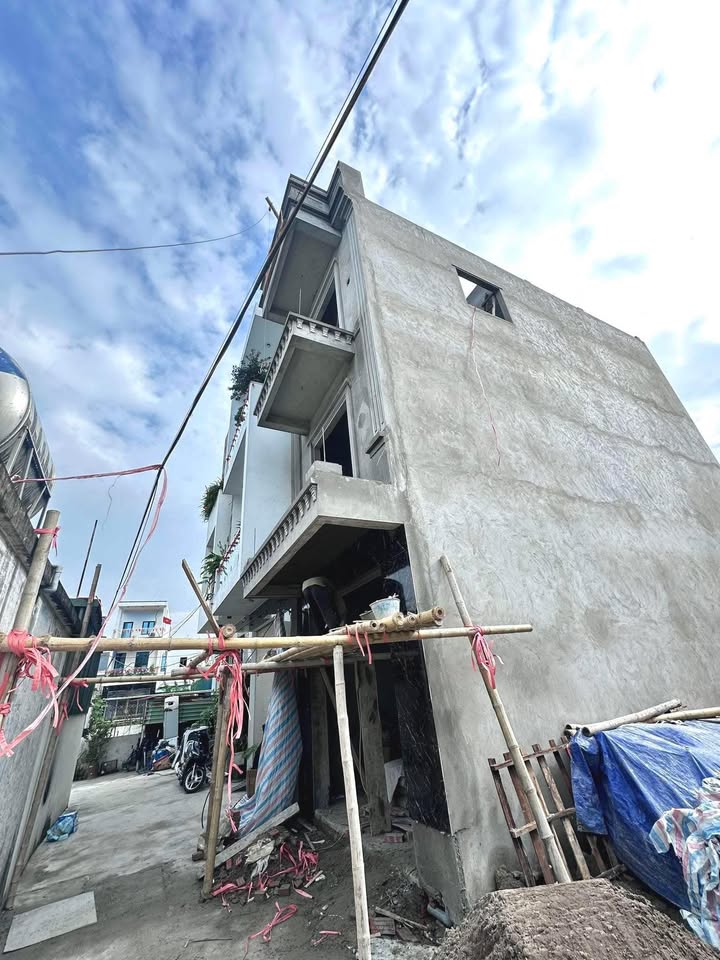 Nhà 3 tầng hiện đại tại Phú Xuân 57.6m² giá 2 tỷ - Sẵn sàng đón Tết!