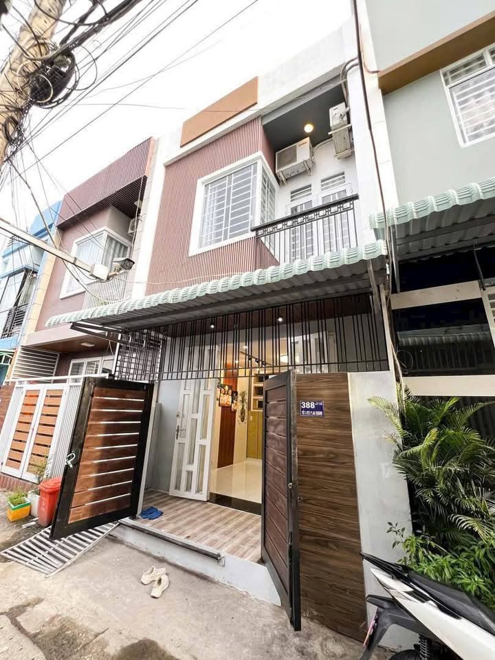 Nhà trệt lầu đẹp Hẻm 388 Nguyễn Văn Cừ, Cần Thơ 42m² giá 2.699 tỷ - Thiết kế hiện đại!