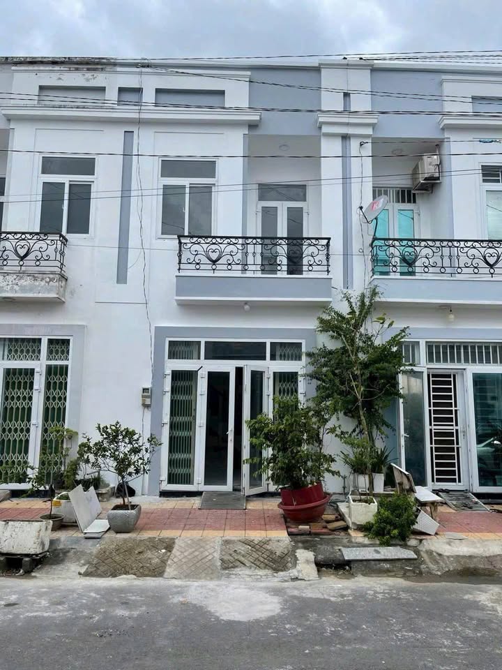 Nhà phố Cái Răng, Cần Thơ 90m² giá 2.999 tỷ - Sổ hồng chính chủ, vị trí đắc địa!