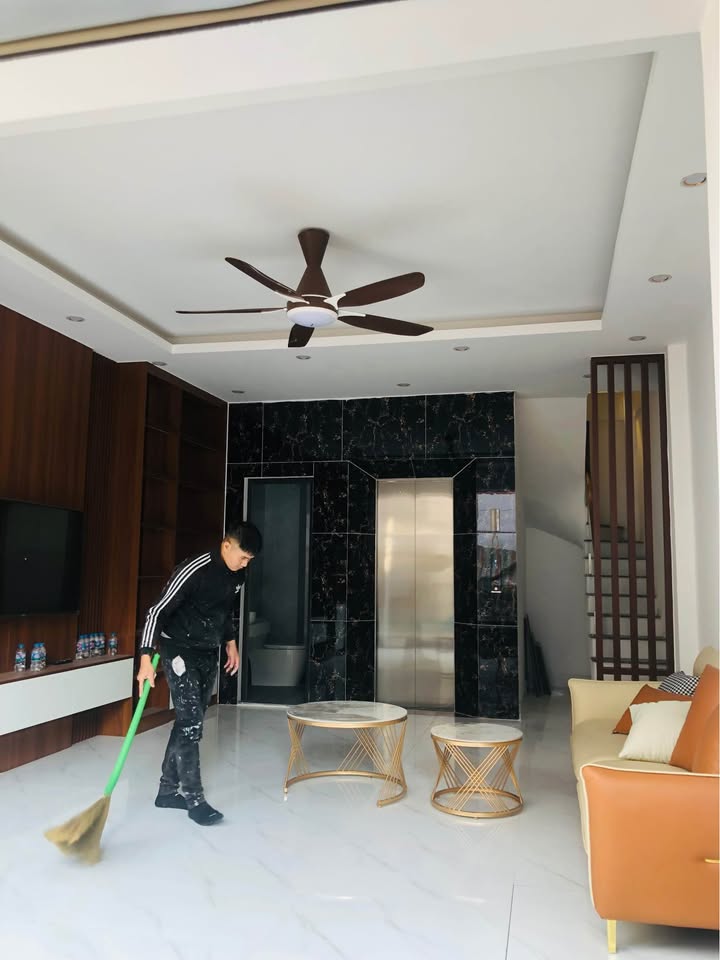 Nhà 6 tầng Tây Mỗ 41m² giá 8 tỷ - Ô tô đỗ cửa, gần trường chợ!