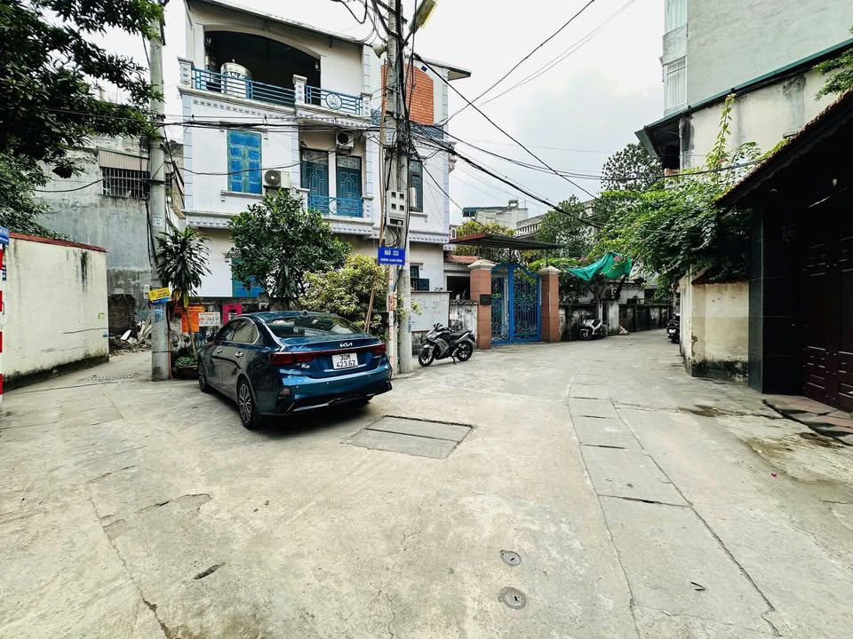 Nhà phố Xuân Đỉnh 40m² giá thỏa thuận - Sát phố, tiện ích đa dạng!