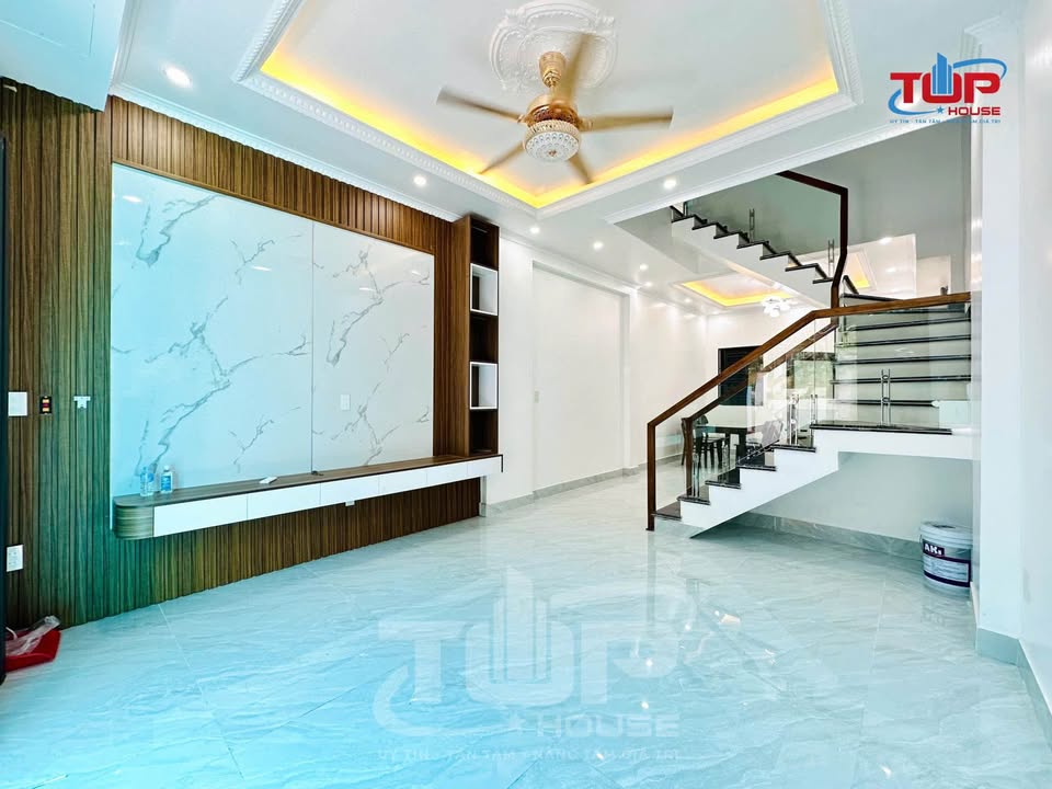 Nhà đẹp Miếu Hai Xã, Lê Chân 50m² giá 4.2 tỷ - Độc lập, thiết kế hiện đại!