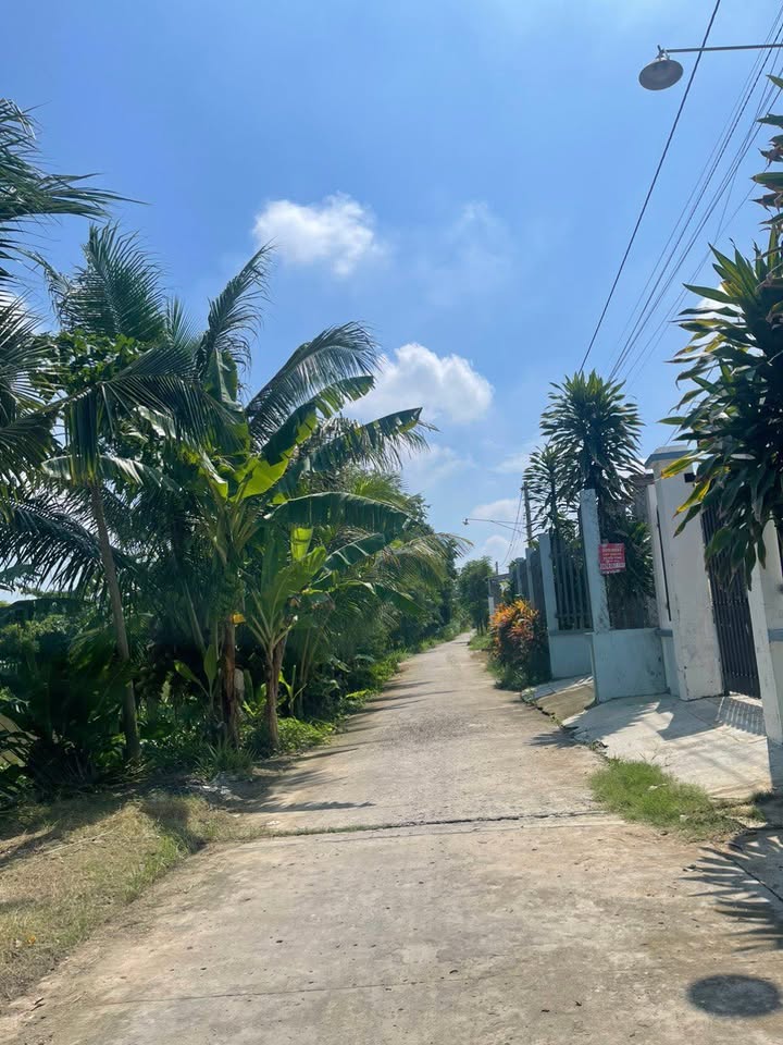 Nhà đẹp Gò Công 150m² giá 1.25 tỷ - Sổ hồng chính chủ, thiết kế thoáng mát!