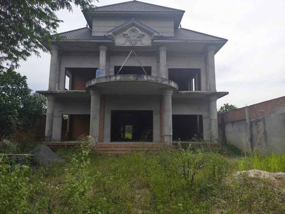 Biệt thự xây thô tại Thới Hòa, Bến Cát 748m² - Vị trí thuận lợi, giá tốt!