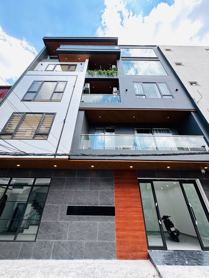 Nhà 5 tầng có thang máy tại Thiên Lôi, Hải Phòng - Giá 11 tỷ, vị trí đắc địa gần AEON MALL!