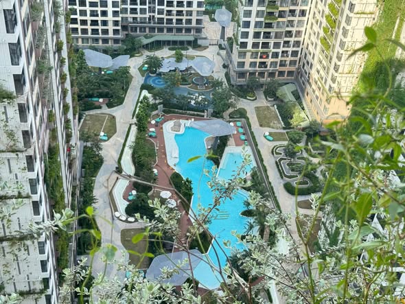 Căn hộ Vinhomes Grand Park Quận 9 74m² giá 4.65 tỷ - View hồ bơi tuyệt đẹp!