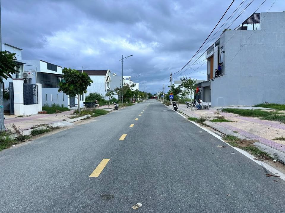 Đất nền Khu TDC Công An - Mỹ Bình 100m² giá 2.35 tỷ - Đường nhựa 16m, hướng Đông mát mẻ!