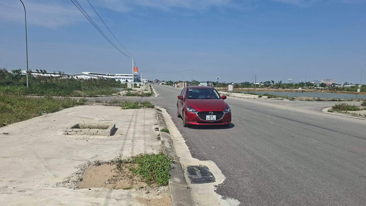 Đất mặt tiền đường Thanh Niên, Quảng Trạch 150m² giá chỉ 2.1 tỷ - Cơ hội đầu tư tuyệt vời!