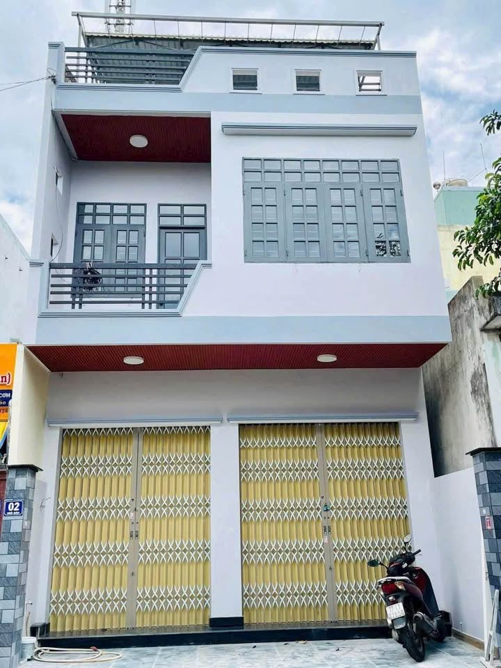 Nhà 3 tầng mặt tiền đường Ngô Bàn, Quy Nhơn 72m² giá 5.5 tỷ - Cơ hội đầu tư tuyệt vời!
