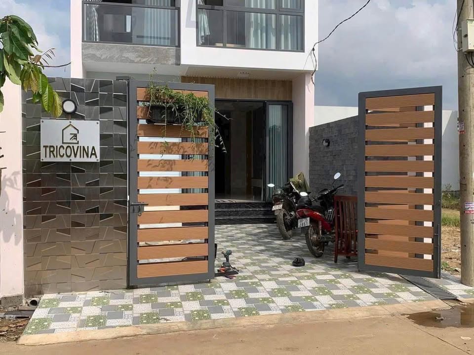 Nhà 2 tầng Gia Tân 3, 132m² giá 2.5 tỷ - Đầy đủ tiện nghi, sổ riêng!