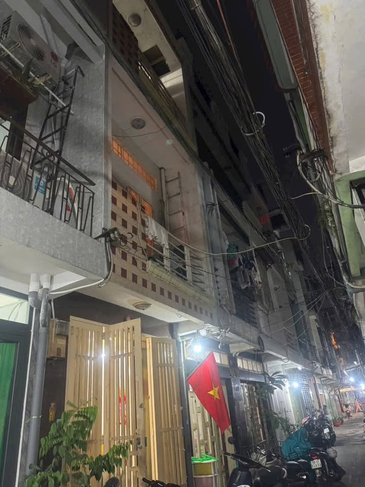 Nhà hẻm 4m Phường Khánh Hội Quận 4 21.5m² giá 4.89 tỷ - Tiện ích đầy đủ, an ninh tốt!