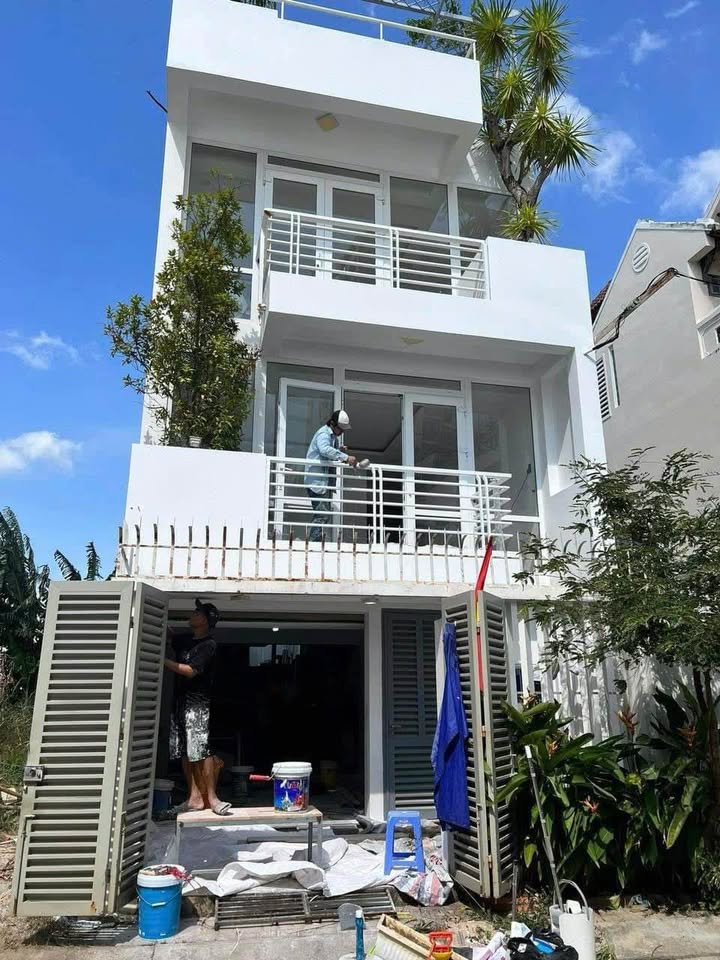 Nhà phố 3 tầng đường Phó Đức Chính, Nha Trang 80.4m² - Gần biển, giá cực tốt!