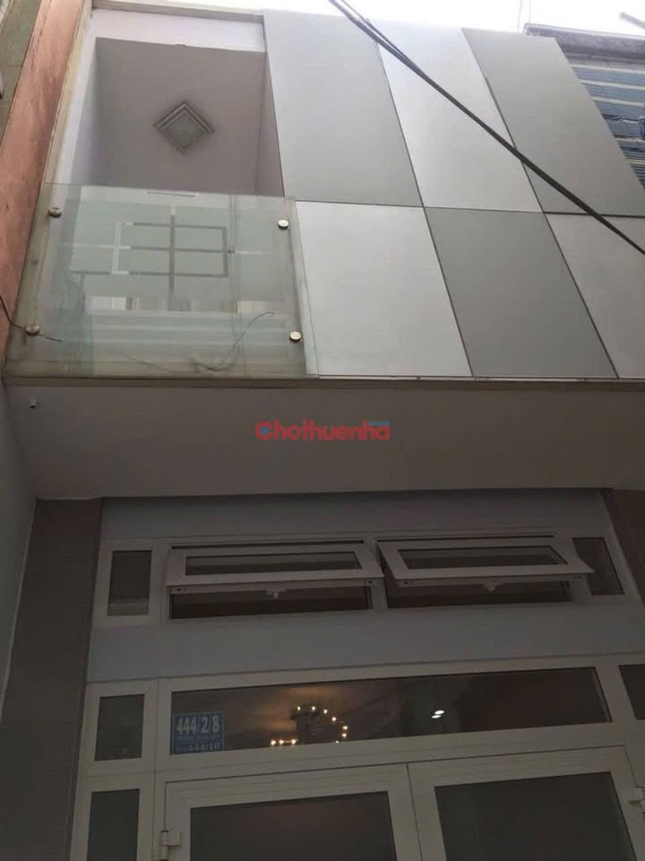 Nhà cho thuê nguyên căn tại Quận 3, 30m² giá 11 triệu - Full nội thất tiện nghi!