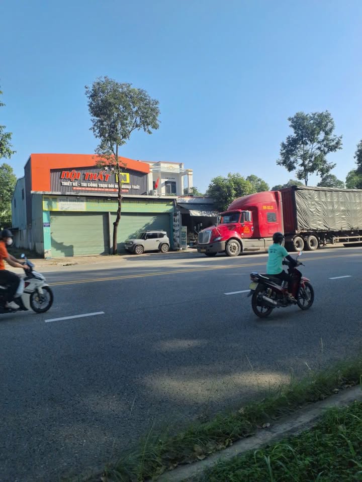 Bán đất và xưởng cho thuê 14 triệu/tháng tại Bến Cát - 300m² giá chỉ 5,8 tỷ