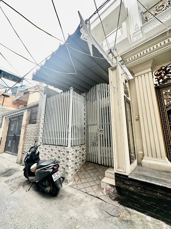 Nhà bán Quận 4 - Hẻm 92 Tôn Thất Thuyết, 52.5m² giá 7.99 tỷ - Kinh doanh thuận lợi!