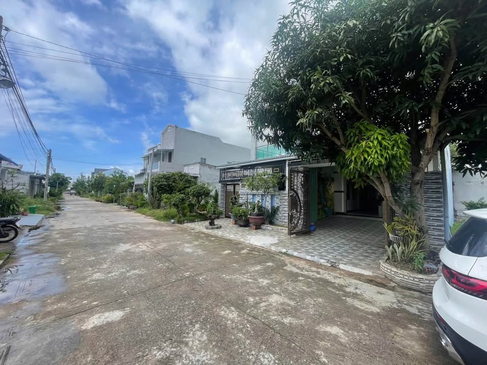 Nhà phố Phú Hòa, Phú Long 100m² giá 1 tỷ - Sẵn sàng vào ở!