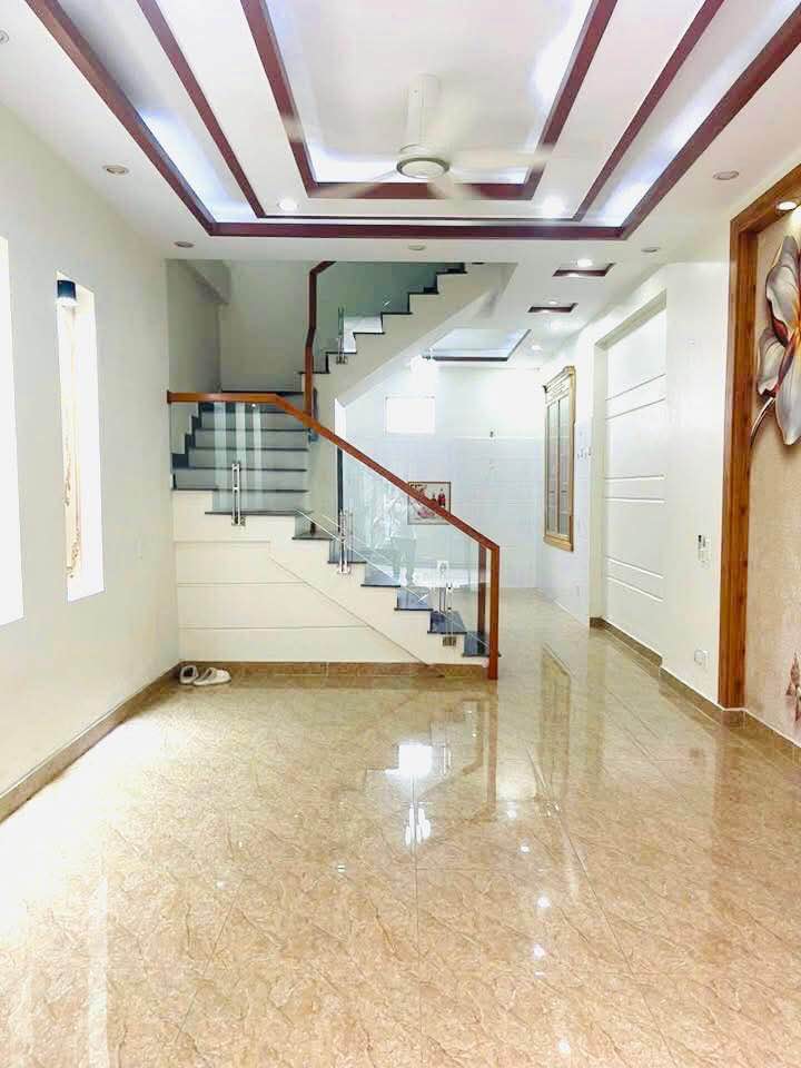 Bán nhà 3 tầng phố Khúc Hạo 50m² giá 3,8 tỷ - Gần trung tâm tiện ích!