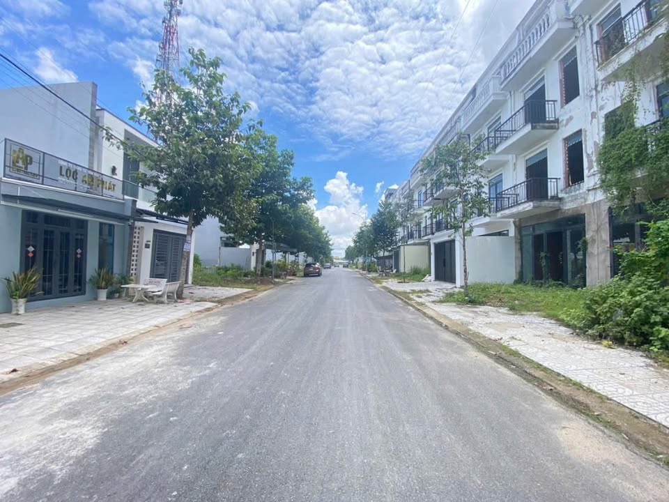 Đất nền Cái Răng 90m² giá 2.79 tỷ - Sổ đỏ chính chủ, vị trí đẹp!