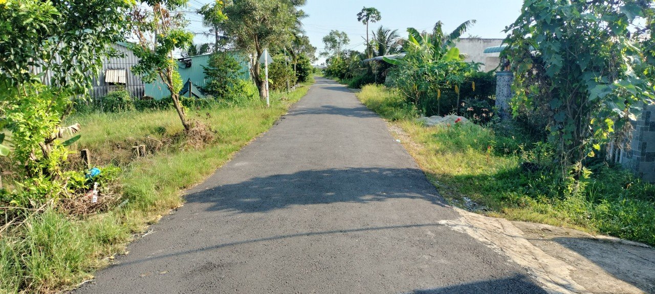 Đất thổ cư 215m² mặt tiền đường lớn - Giá chỉ 1.45 tỷ VND!