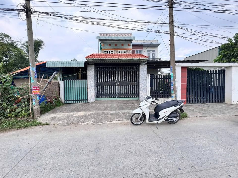 Nhà 2 tầng tại xã Mỹ Hạnh, Đức Hòa, Long An - 445m² chỉ 3.2 tỷ, sẵn sàng vào ở!
