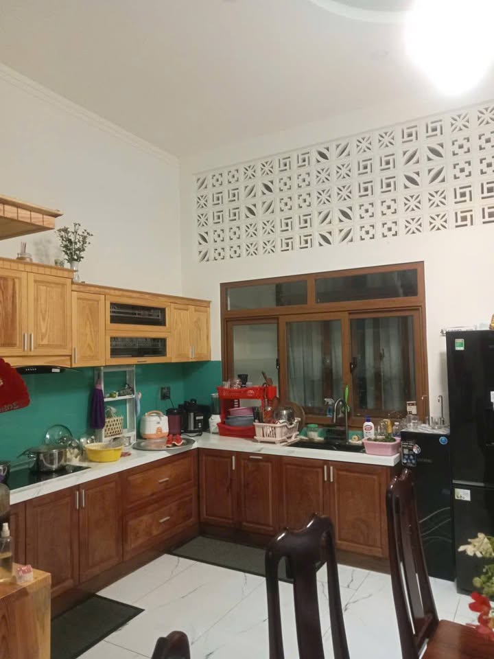 Nhà lầu đấu giá TDP8, P. Tân An, Đắk Lắk 220m² giá 17 tỷ - Vỉa hè rộng, khuôn viên cây xanh!