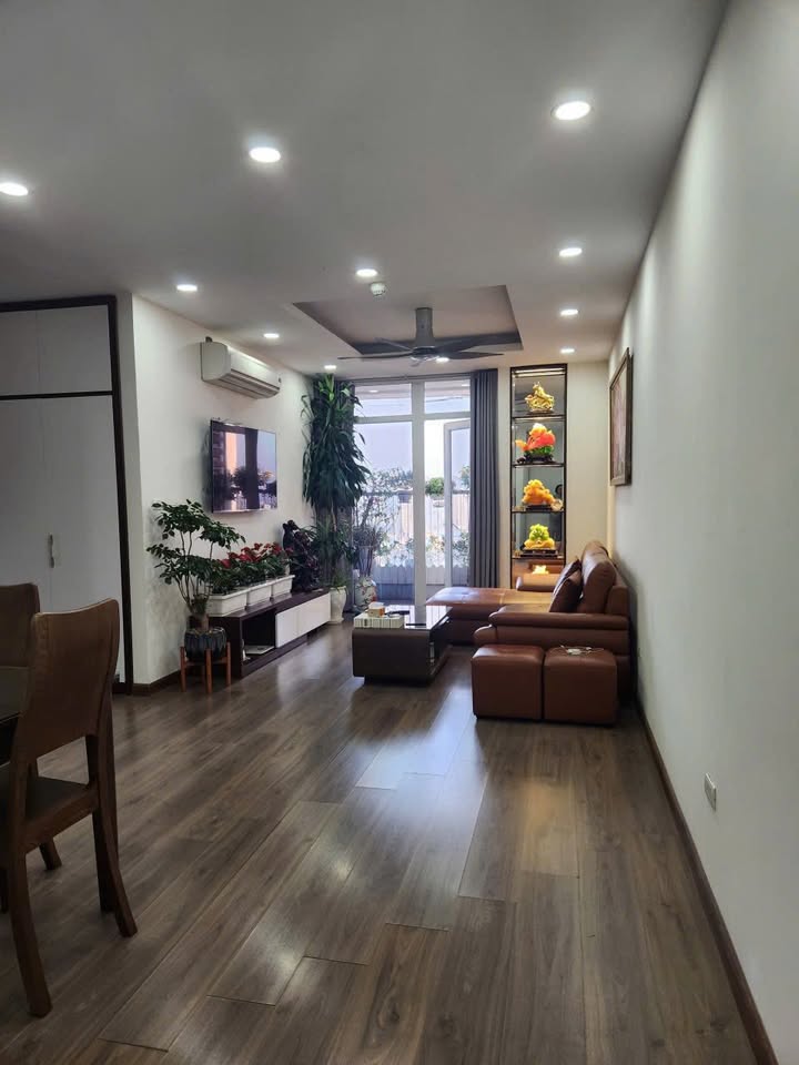 Căn hộ A10 KĐT Nam Trung Yên 94m² giá 10.1 tỷ - Full nội thất đẹp vào ở ngay!
