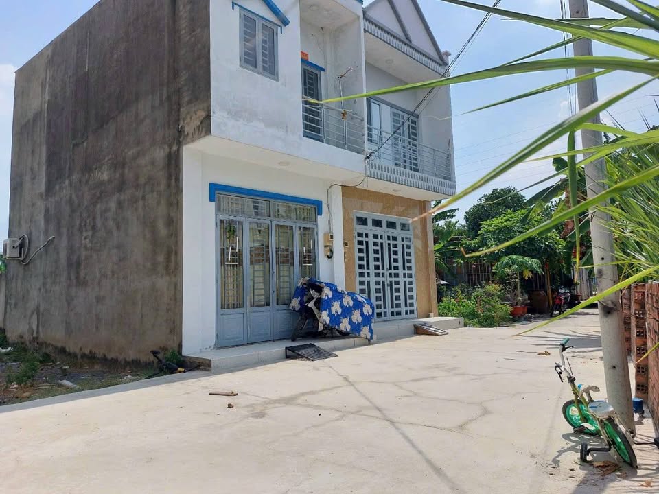 Nhà lầu 2 tầng xã Bình Mỹ, Củ Chi 285m² giá 4.3 tỷ - Đầu tư sinh lời ngay!