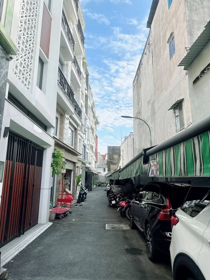 Nhà 4 tầng tại P7 Bình Thạnh 51m² - Giá cực tốt, có gara đậu xe!