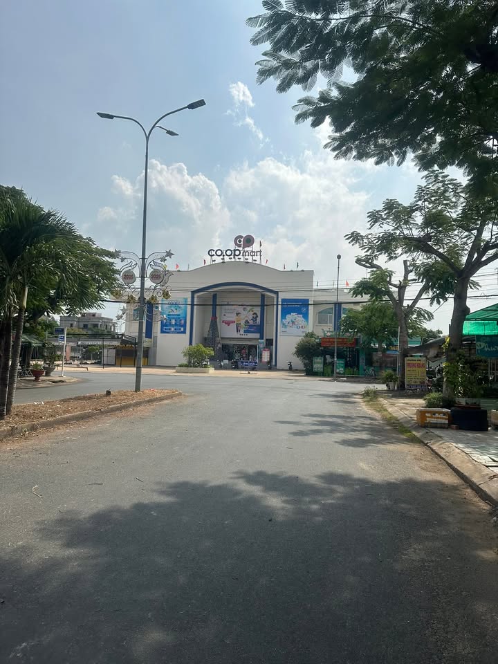 Đất nền mặt tiền Phường Tân Châu, An Giang 48m² giá 920 triệu - Nhiều tiện ích xung quanh!