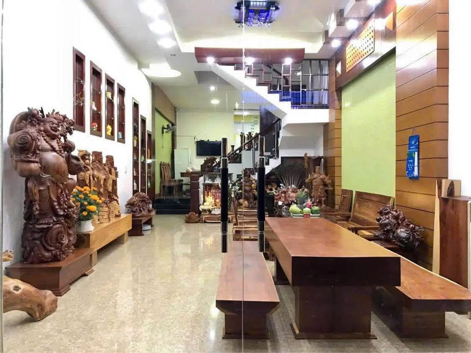 Nhà 3 Tầng Mặt Tiền Trần Hữu Trang, Buôn Ma Thuột 75m² giá 8.5 tỷ - Nhà hiếm, vị trí đẹp!