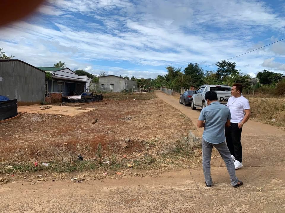 Đất thổ cư 320m² tại Buôn Đôn - 2 mặt tiền, giá 869 triệu!