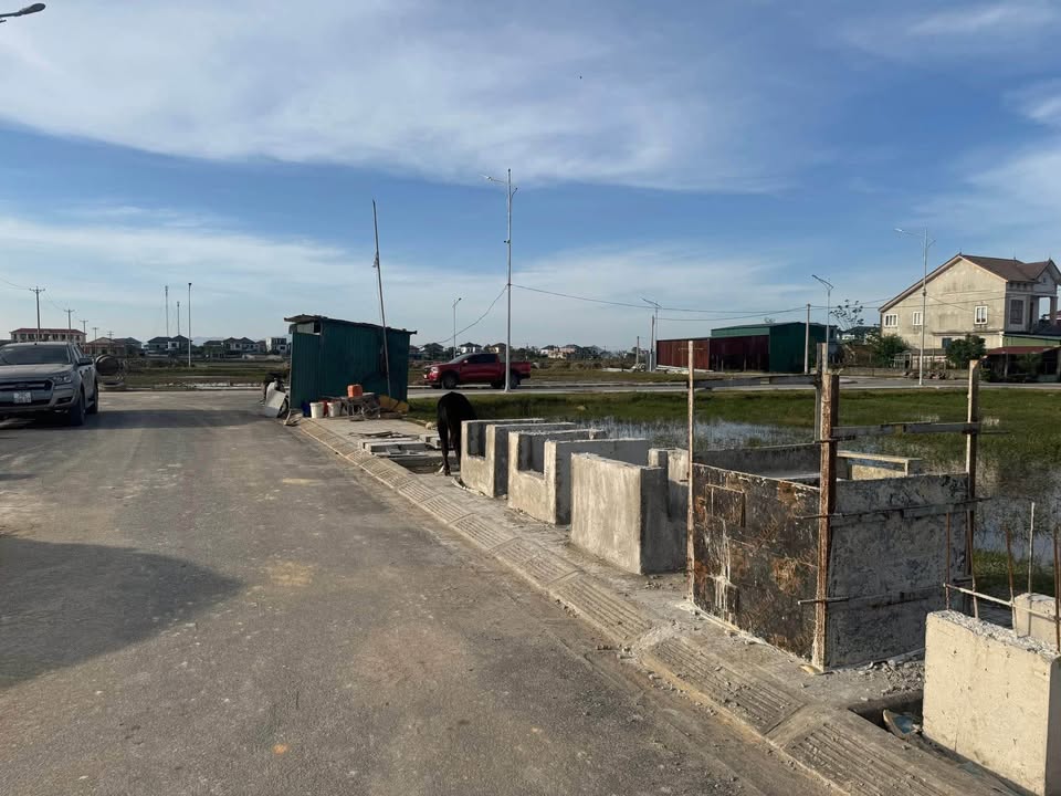 Đất nền Trần Phú, Hà Tĩnh 8.2m² giá 2 tỷ - Đường rộng 12m, hướng Tây Nam!