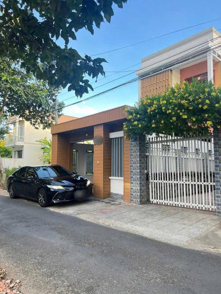 Nhà 1 Trệt 1 Lầu Mặt Tiền Lộ Nhựa Phường An Hội - Giá 3.4 Tỷ, Sẵn Sàng Vào Ở!