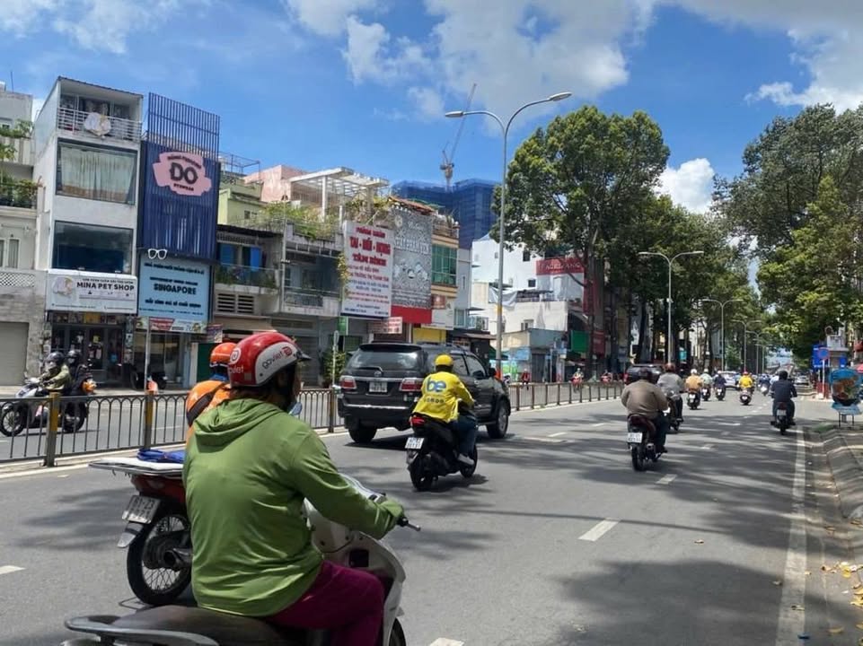 Nhà mặt tiền đường 3 Tháng 2, quận 11, diện tích 35m², giá 5.7 tỷ - Đầu tư sinh lời tốt!