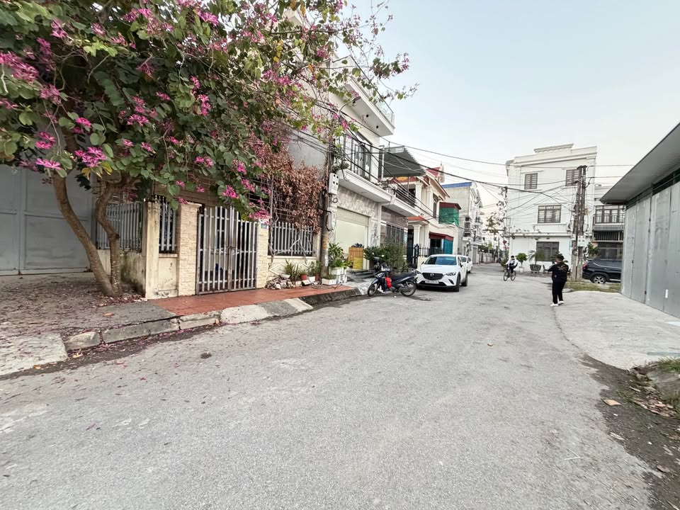 Nhà 2 tầng tại Tổ 6, Thị trấn An Dương, 114m² giá 4.2 tỷ - Vị trí trung tâm, an ninh tốt!