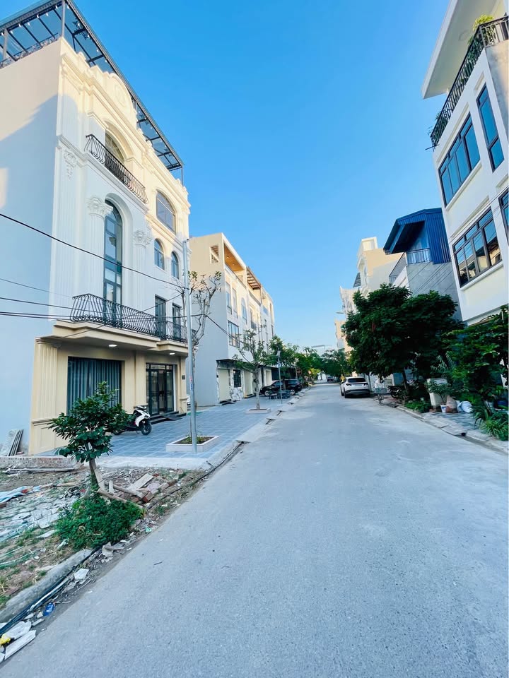 Nhà 5 tầng Villar 60m² giá 9.8 tỷ - Full nội thất hiện đại